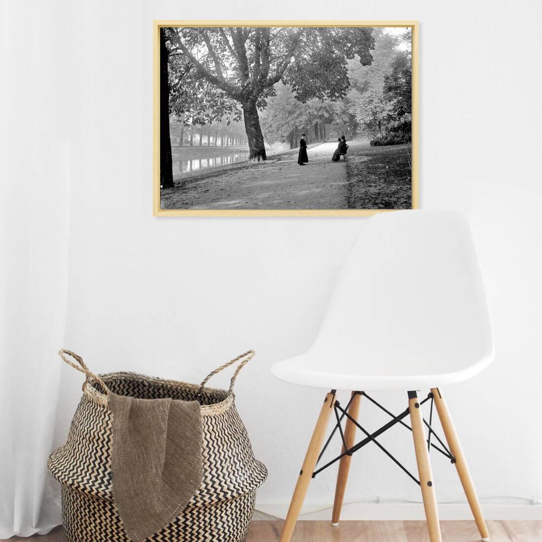 Zwart-witfoto uit 1905 van een wandelpad in het Singelplantsoen naast de Stadssingel in Utrecht. – canvas naturel baklijst in keuken