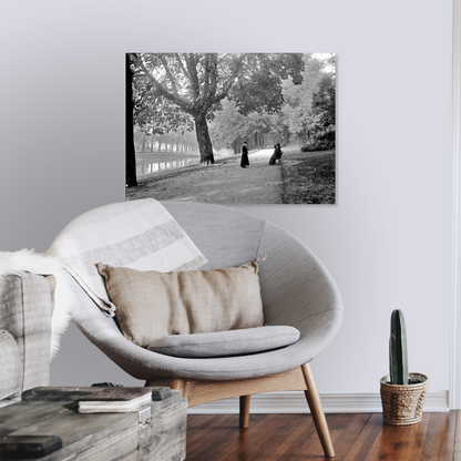 Zwart-witfoto uit 1905 van een wandelpad in het Singelplantsoen naast de Stadssingel in Utrecht. – canvas zonder lijst in leeshoek