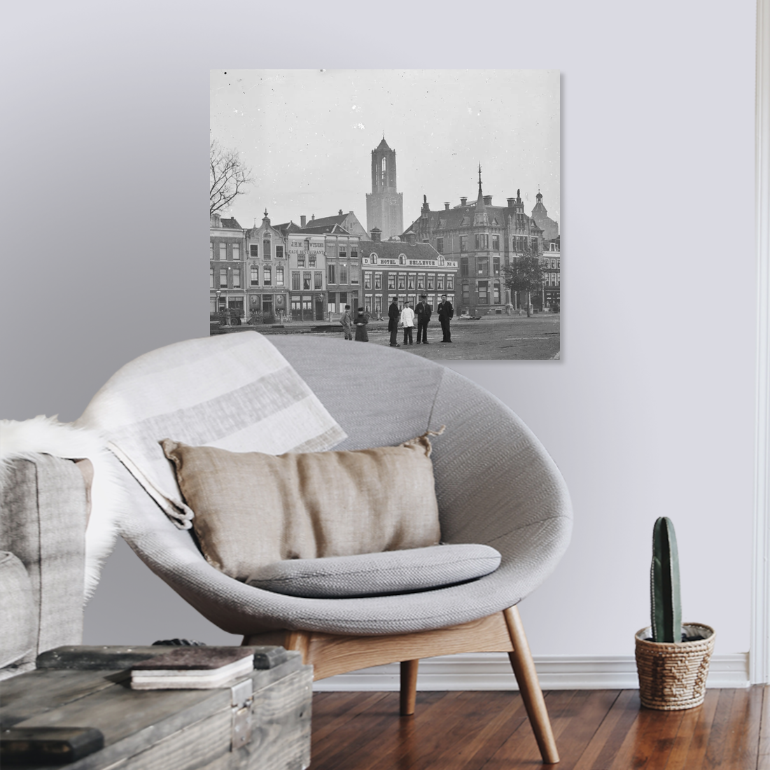 Zwart-witfoto uit 1894 van de oostelijke pleinwand van het Vredenburg in Utrecht. – canvas zonder lijst in leeshoek