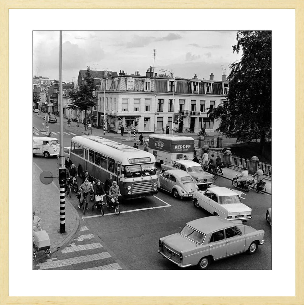 Verkeer op de Wittevrouwenbrug - 1965
