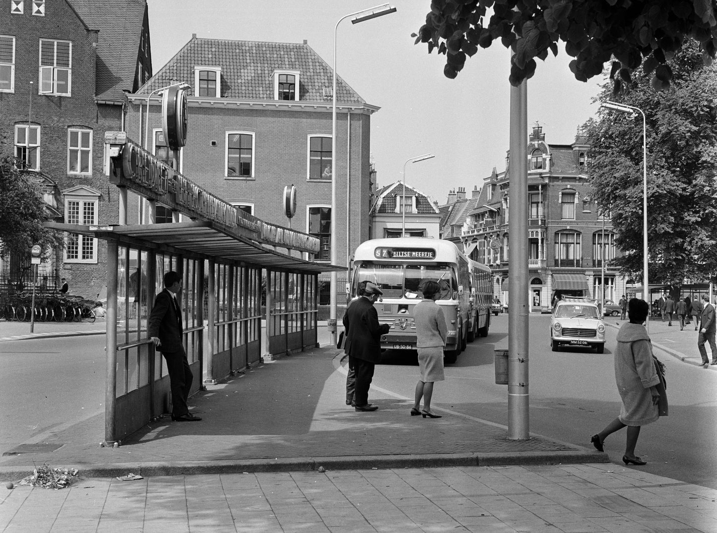 Bushalte aan het Janskerkhof - 1966