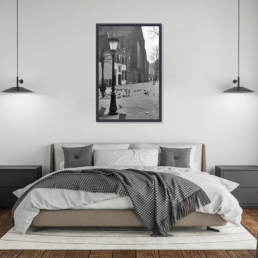 Zwart-witfoto uit 1960 van de voormalige Hoofdwacht aan het Janskerkhof in Utrecht. – canvas zwarte baklijst in slaapkamer