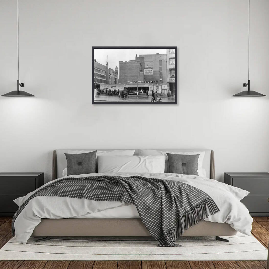 Zwart-witfoto uit 1943 van de noordoostelijke hoek van het Vredenburg in Utrecht. – canvas zwarte baklijst in slaapkamer