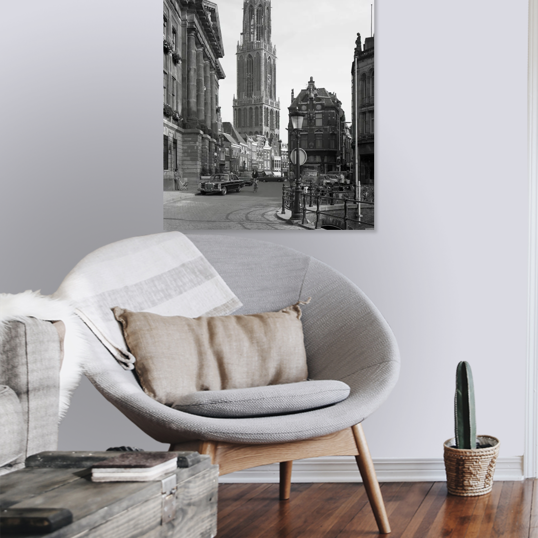 Zwart-witfoto uit 1972 van de Stadhuisbrug over de Oudegracht in Utrecht. – canvas zonder lijst in leeshoek