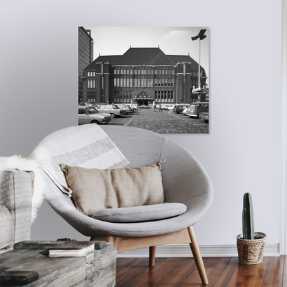 Zwart-witfoto uit 1974 van de voorgevel van het Hoofdpostkantoor op de Neude in Utrecht. – canvas zonder lijst in leeshoek